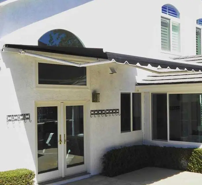 Manual & Motorized Retractable Awnings Huntington Beach